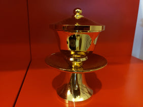 Copa de agua - metal color dorado